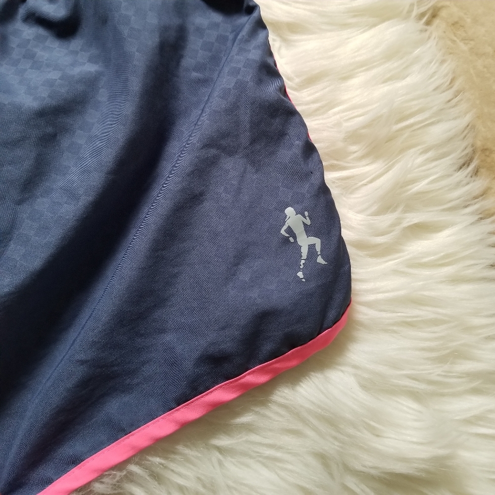 Adidas Running Athletic Shorts Small - Picture 8 of 8